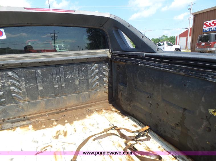 image for item L6116 2009 Chevrolet Avalanche Crew Cab pickup truck