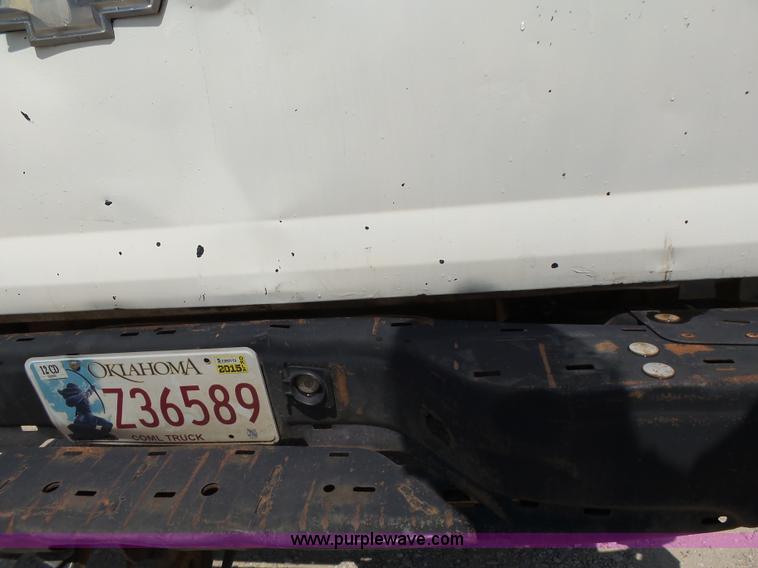 image for item L6116 2009 Chevrolet Avalanche Crew Cab pickup truck