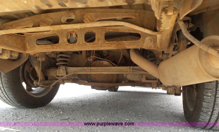 image for item L6116 2009 Chevrolet Avalanche Crew Cab pickup truck