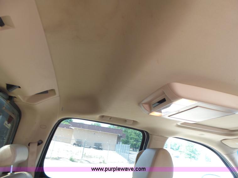 image for item L6116 2009 Chevrolet Avalanche Crew Cab pickup truck