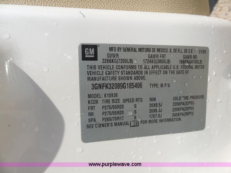 image for item L6116 2009 Chevrolet Avalanche Crew Cab pickup truck