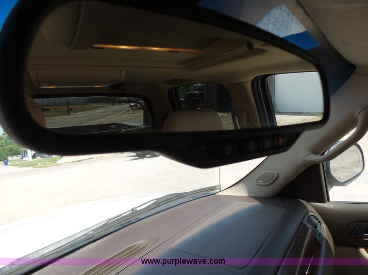 image for item L6116 2009 Chevrolet Avalanche Crew Cab pickup truck