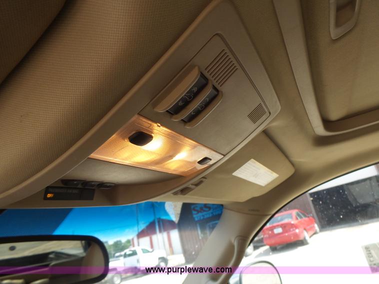 image for item L6116 2009 Chevrolet Avalanche Crew Cab pickup truck