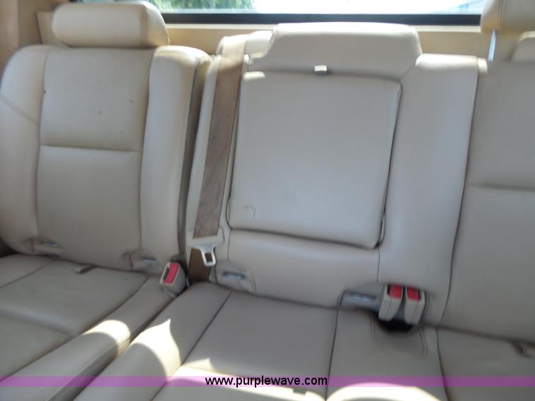 image for item L6116 2009 Chevrolet Avalanche Crew Cab pickup truck