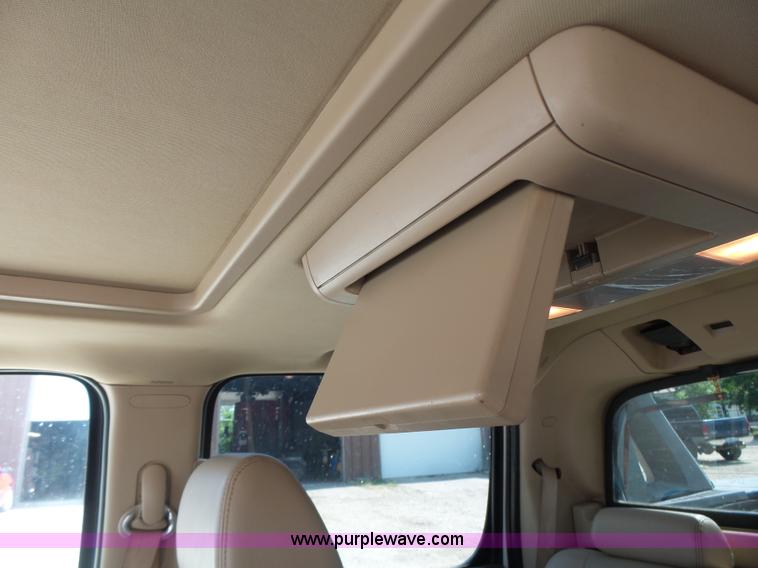 image for item L6116 2009 Chevrolet Avalanche Crew Cab pickup truck