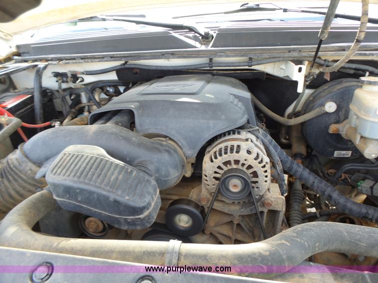 image for item L6116 2009 Chevrolet Avalanche Crew Cab pickup truck