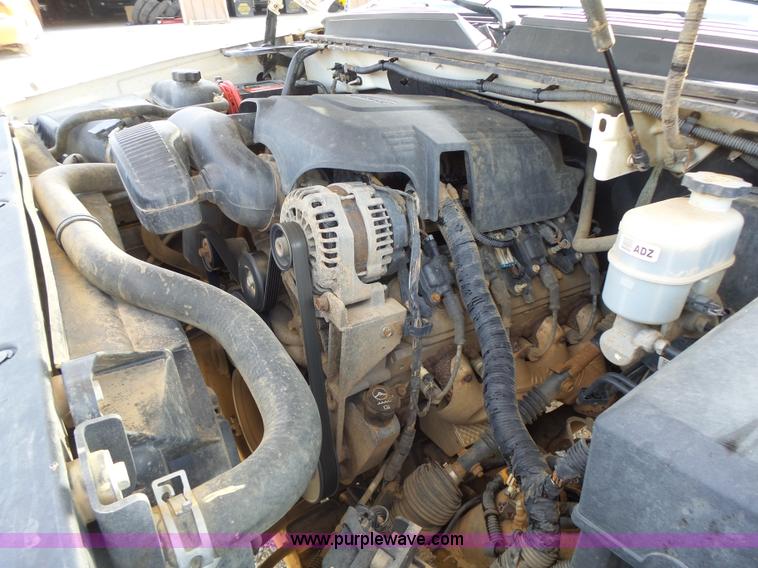 image for item L6116 2009 Chevrolet Avalanche Crew Cab pickup truck