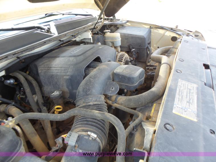 image for item L6116 2009 Chevrolet Avalanche Crew Cab pickup truck