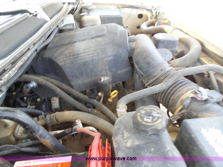 image for item L6116 2009 Chevrolet Avalanche Crew Cab pickup truck