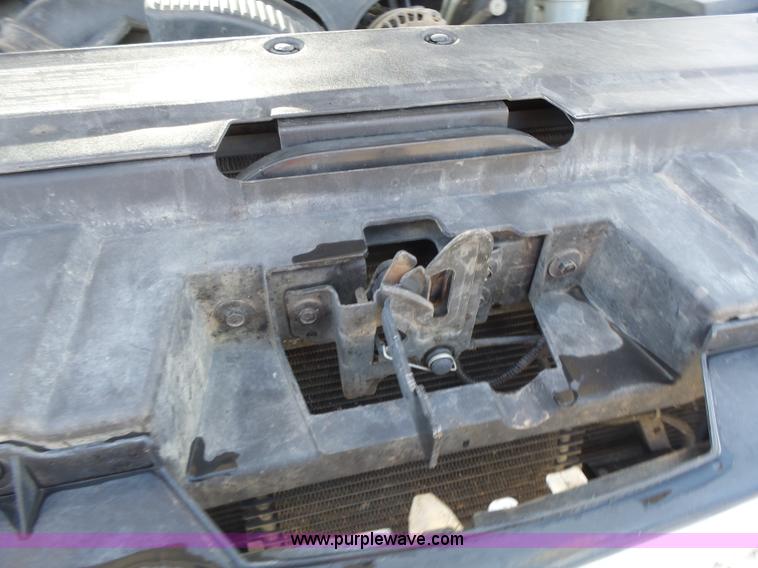 image for item L6116 2009 Chevrolet Avalanche Crew Cab pickup truck