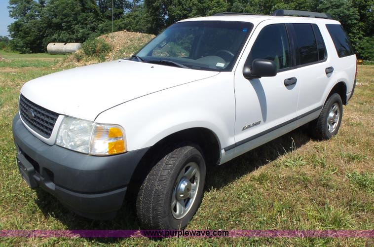 image for item L6128 2005 Ford Explorer SUV