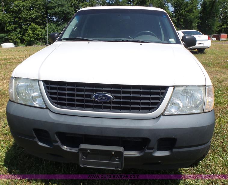 image for item L6128 2005 Ford Explorer SUV