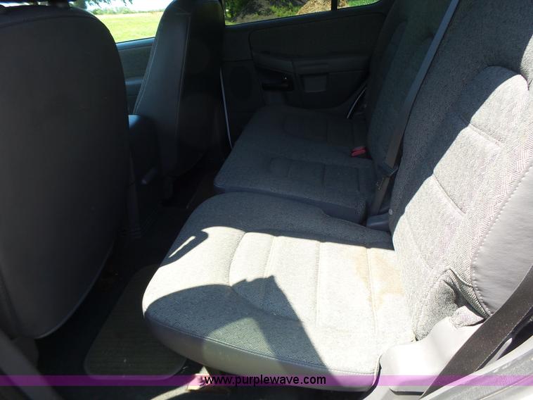 image for item L6128 2005 Ford Explorer SUV