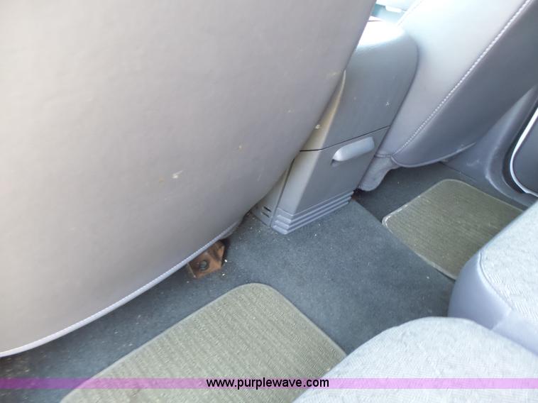 image for item L6128 2005 Ford Explorer SUV