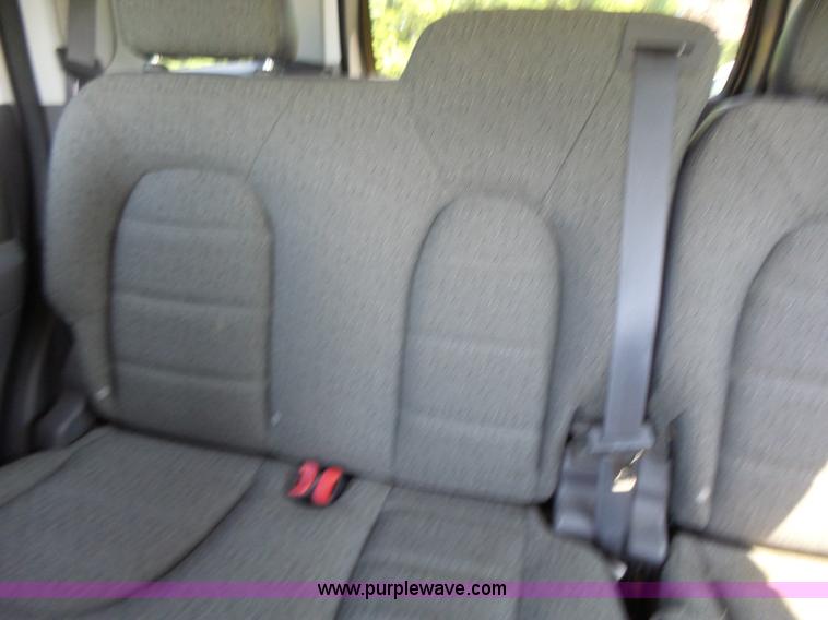 image for item L6128 2005 Ford Explorer SUV