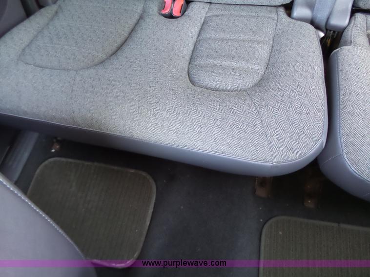 image for item L6128 2005 Ford Explorer SUV