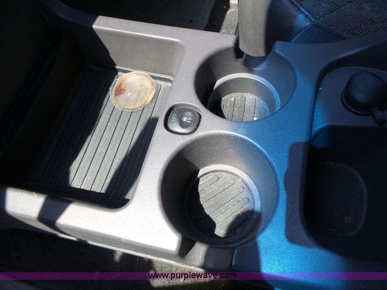 image for item L6128 2005 Ford Explorer SUV