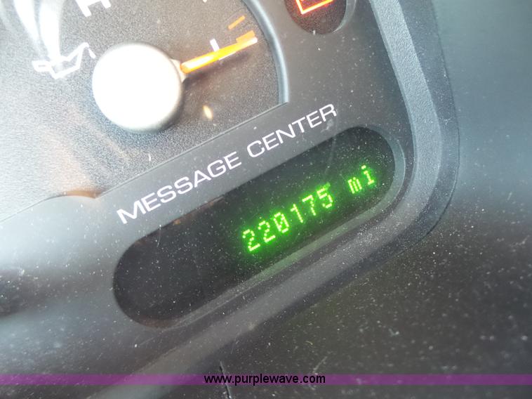 image for item L6128 2005 Ford Explorer SUV