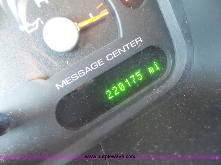 image for item L6128 2005 Ford Explorer SUV