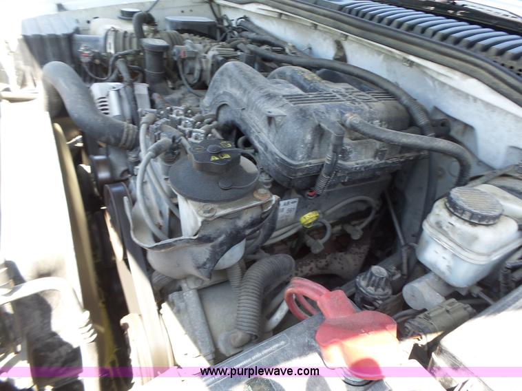 image for item L6128 2005 Ford Explorer SUV