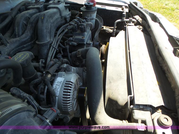 image for item L6128 2005 Ford Explorer SUV