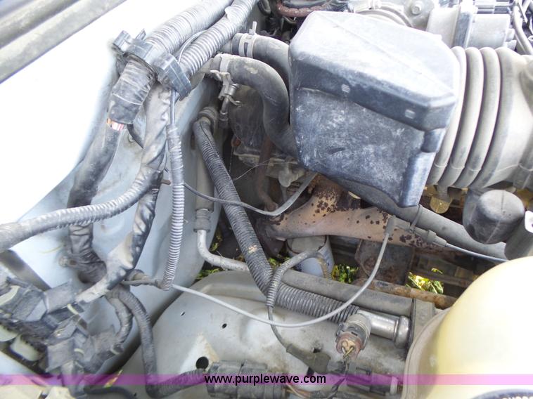 image for item L6128 2005 Ford Explorer SUV