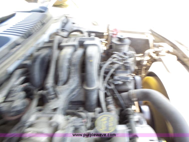 image for item L6128 2005 Ford Explorer SUV