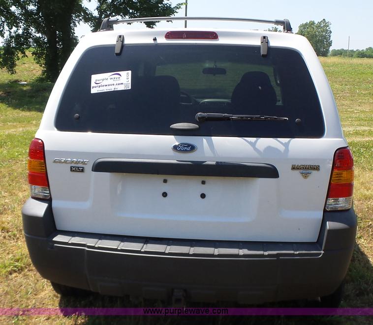 image for item L6129 2006 Ford Escape SUV