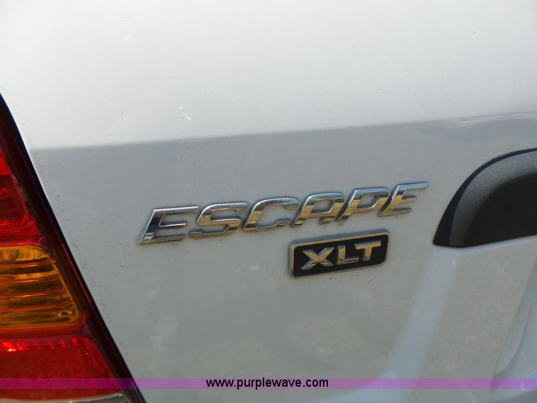 image for item L6129 2006 Ford Escape SUV