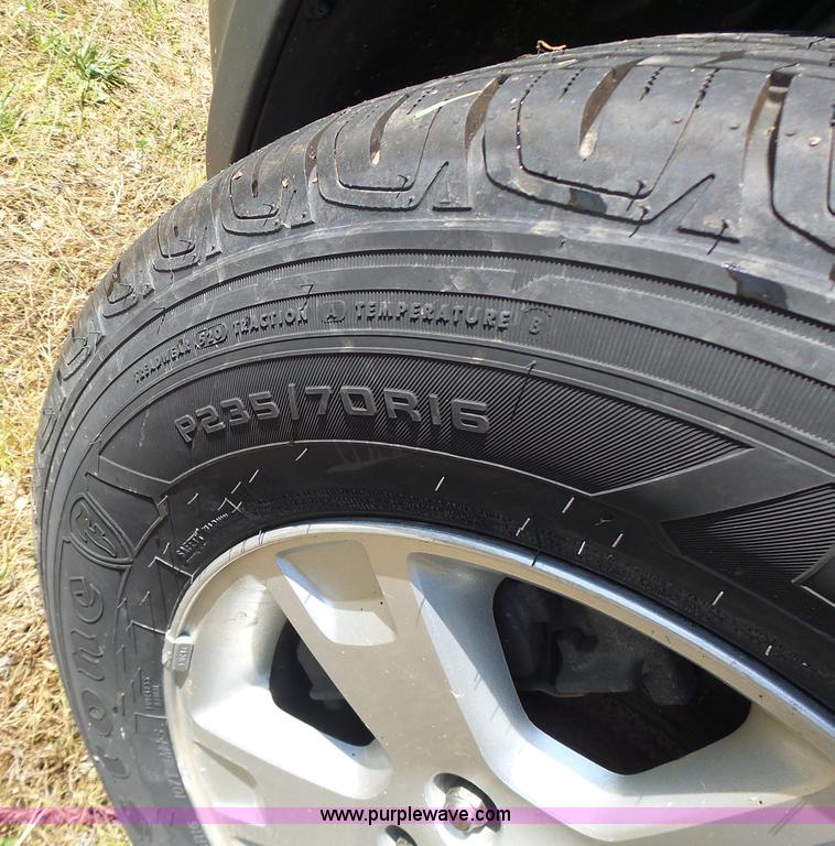 image for item L6129 2006 Ford Escape SUV