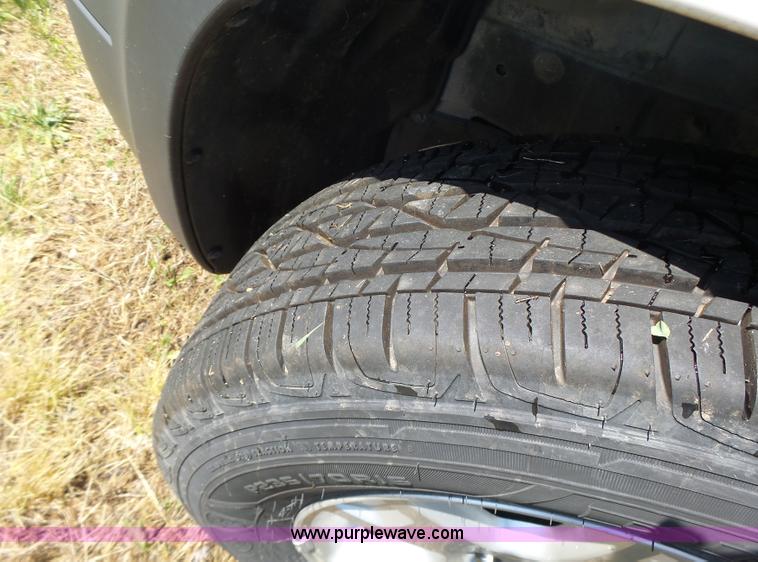 image for item L6129 2006 Ford Escape SUV