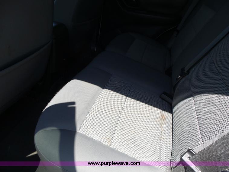 image for item L6129 2006 Ford Escape SUV