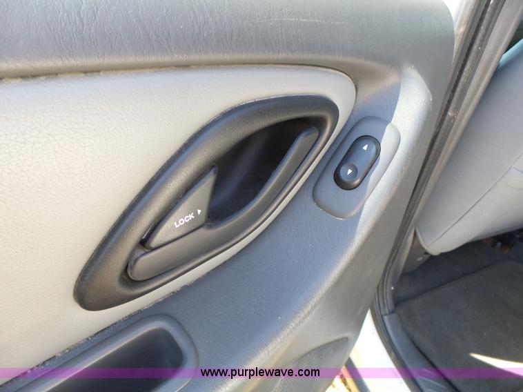 image for item L6129 2006 Ford Escape SUV