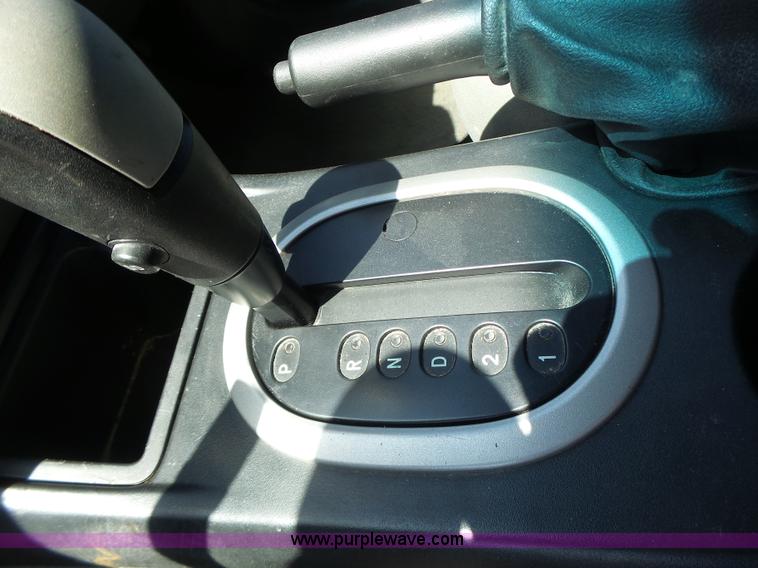 image for item L6129 2006 Ford Escape SUV