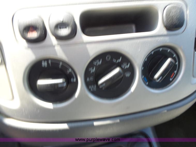 image for item L6129 2006 Ford Escape SUV