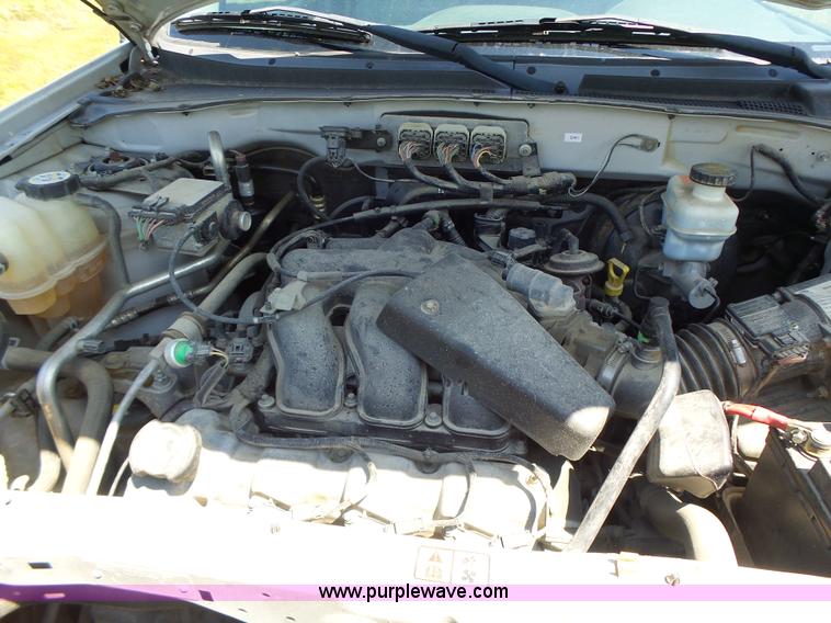 image for item L6129 2006 Ford Escape SUV