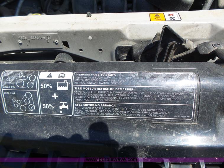 image for item L6129 2006 Ford Escape SUV