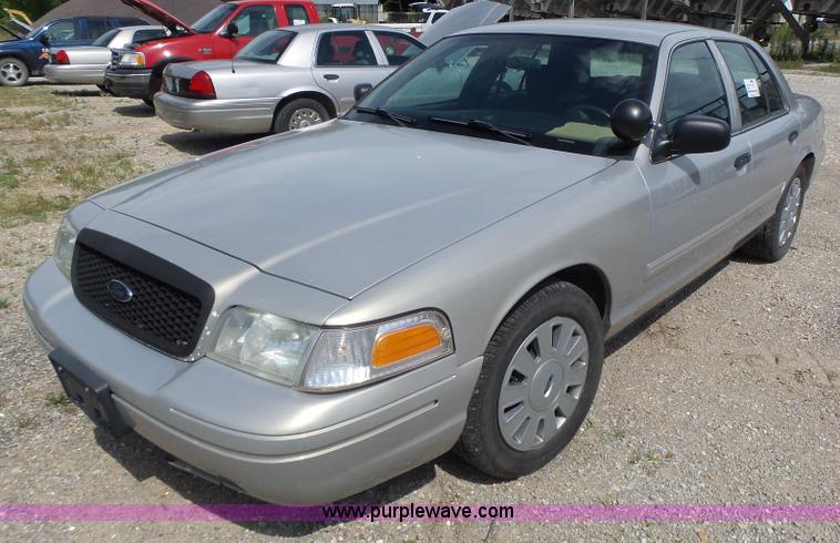 image for item L6162 2010 Ford Crown Victoria Police Interceptor
