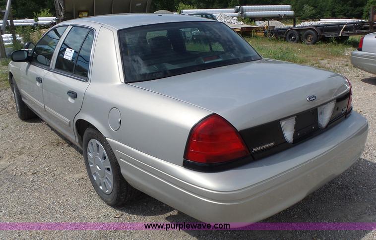 image for item L6162 2010 Ford Crown Victoria Police Interceptor
