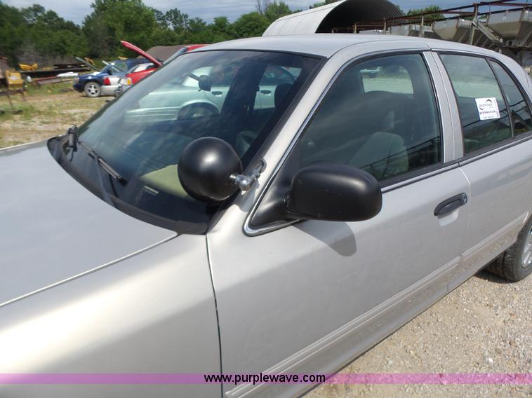 image for item L6162 2010 Ford Crown Victoria Police Interceptor