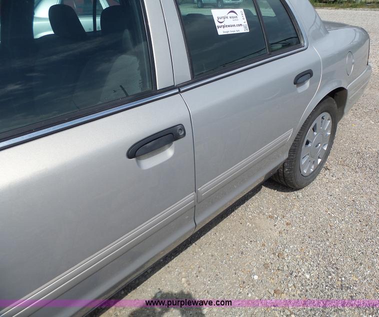 image for item L6162 2010 Ford Crown Victoria Police Interceptor