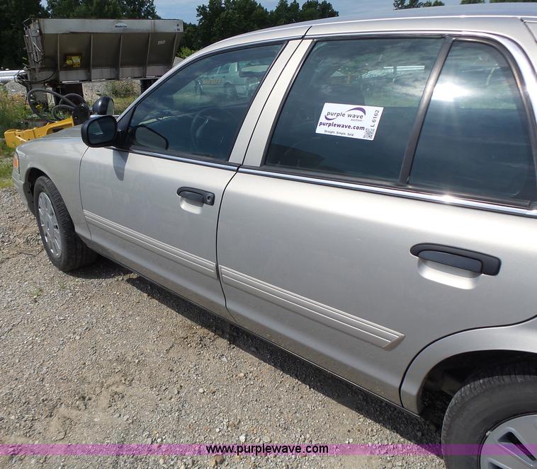 image for item L6162 2010 Ford Crown Victoria Police Interceptor