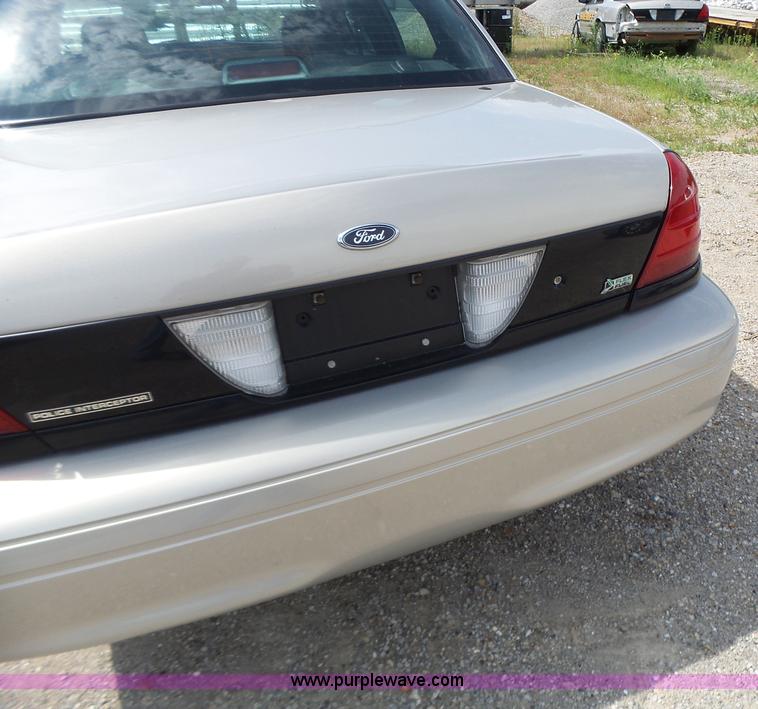 image for item L6162 2010 Ford Crown Victoria Police Interceptor