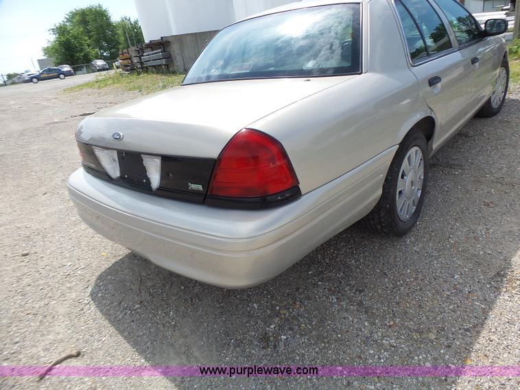 image for item L6162 2010 Ford Crown Victoria Police Interceptor