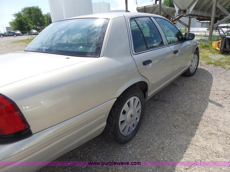 image for item L6162 2010 Ford Crown Victoria Police Interceptor