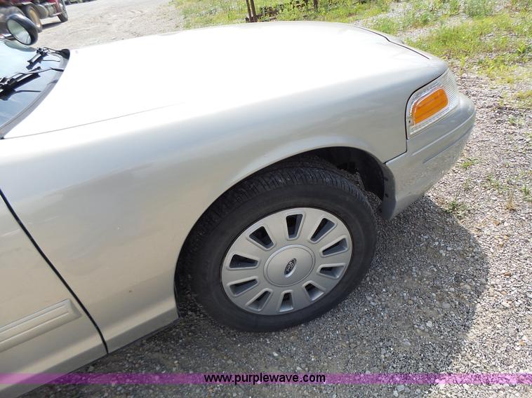 image for item L6162 2010 Ford Crown Victoria Police Interceptor