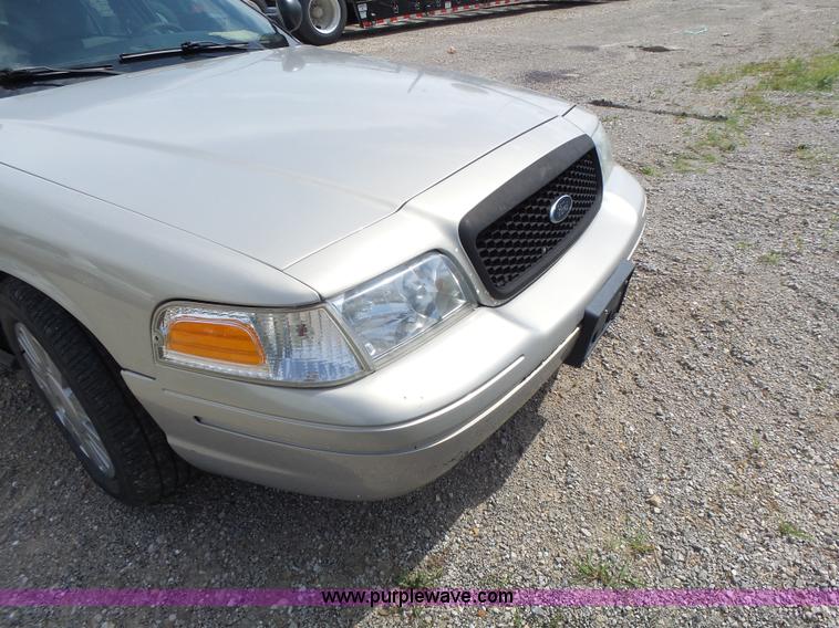 image for item L6162 2010 Ford Crown Victoria Police Interceptor
