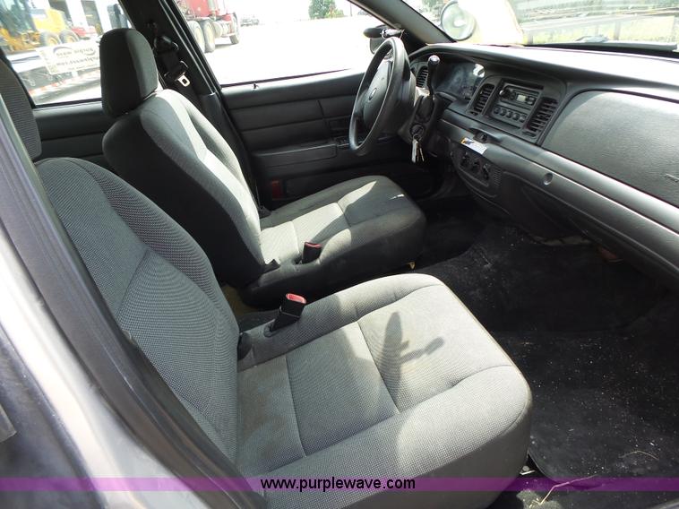 image for item L6162 2010 Ford Crown Victoria Police Interceptor