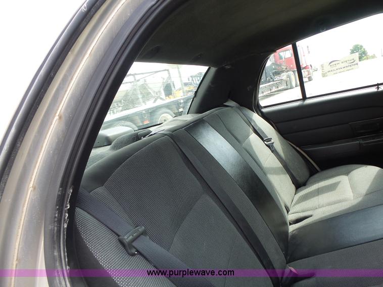 image for item L6162 2010 Ford Crown Victoria Police Interceptor