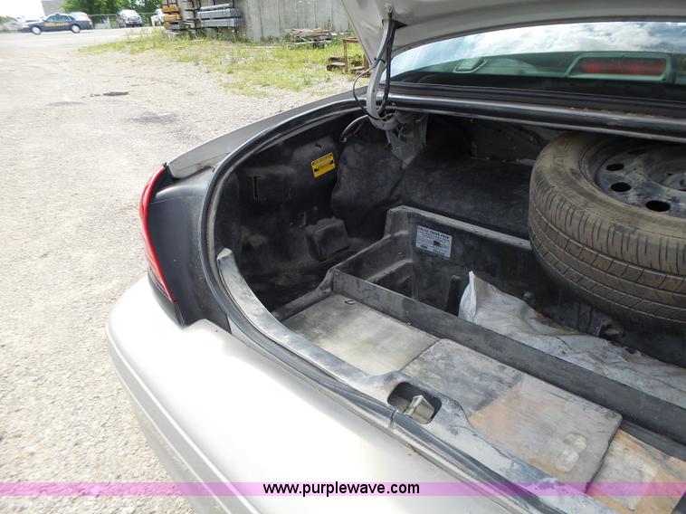 image for item L6162 2010 Ford Crown Victoria Police Interceptor